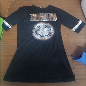 90s Vintage Nirvana Made In USA Women’s Top Size Medium. Condition is Pre-owned.